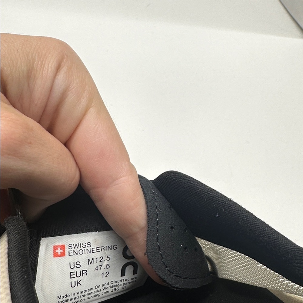 On Clouds Running Sneakers Shoes Lace Up Athletic Sneaker White Green Men's 12.5 - Picture 9 of 9